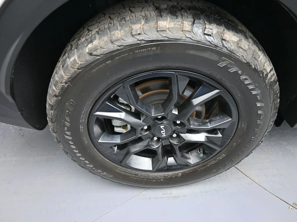 2024 Kia Sportage - Image 12 of 21