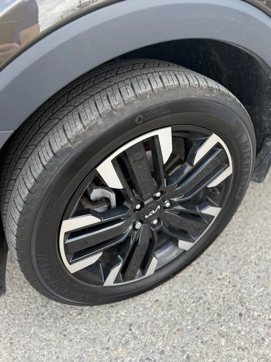 2024 Kia Telluride - Image 7 of 17