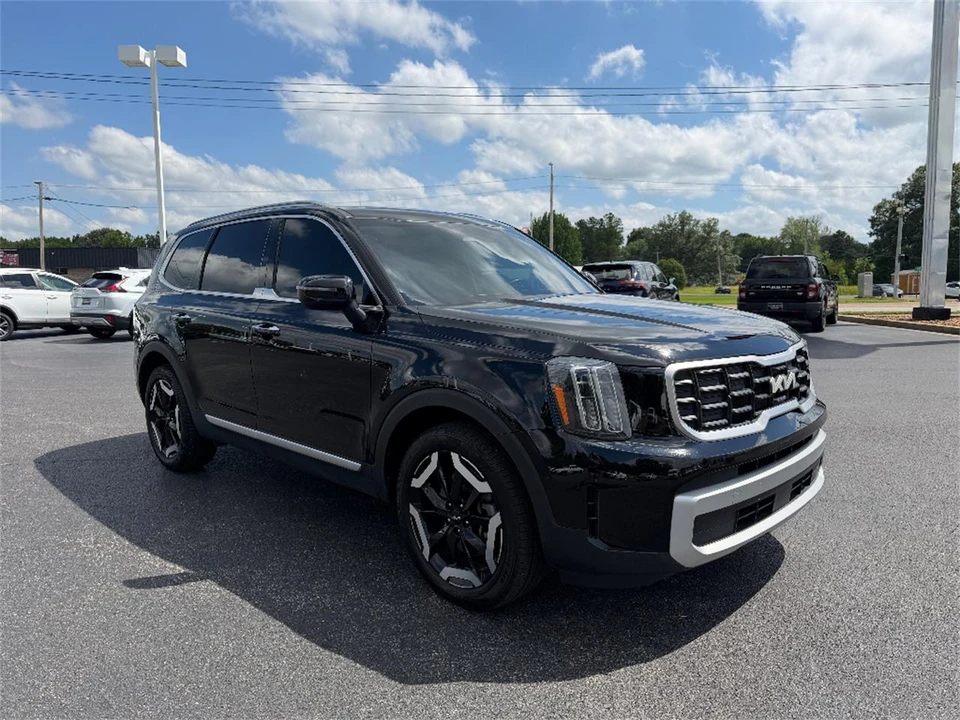 2024 Kia Telluride - Image 2 of 31