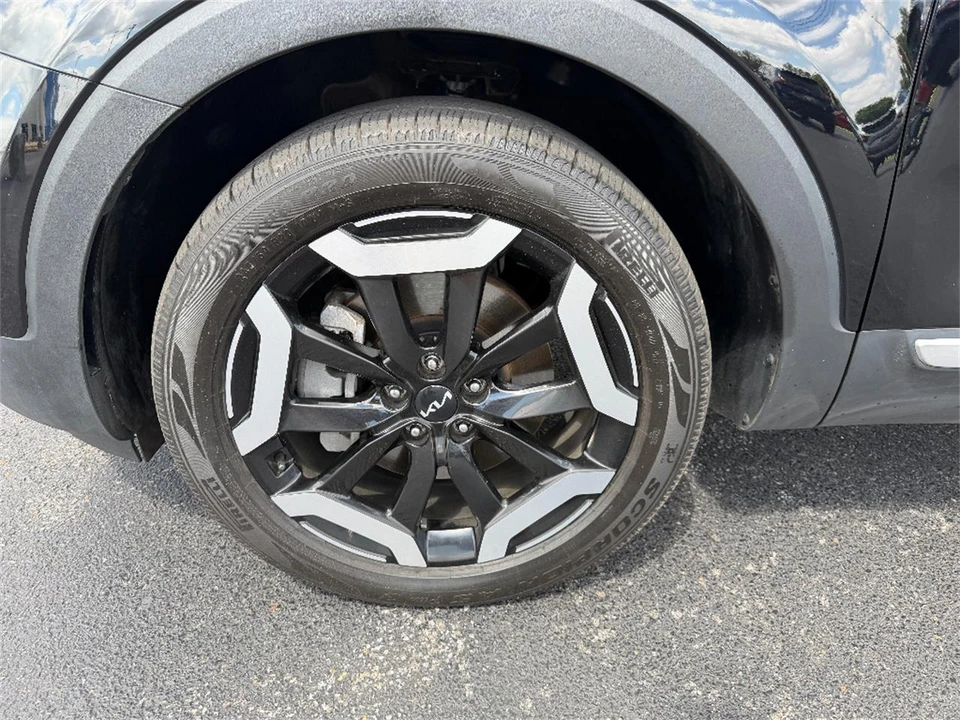2024 Kia Telluride - Image 10 of 31