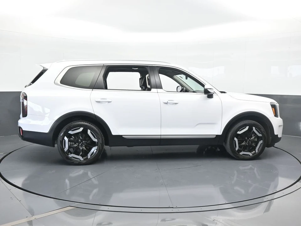 2024 Kia Telluride - Image 7 of 12