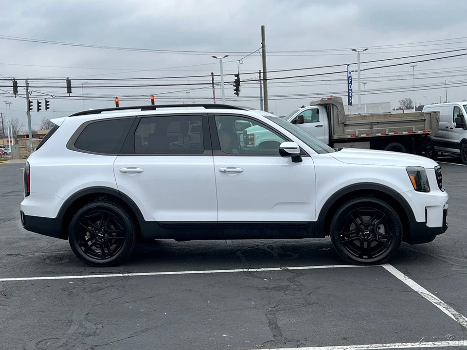 2024 Kia Telluride - Image 2 of 12