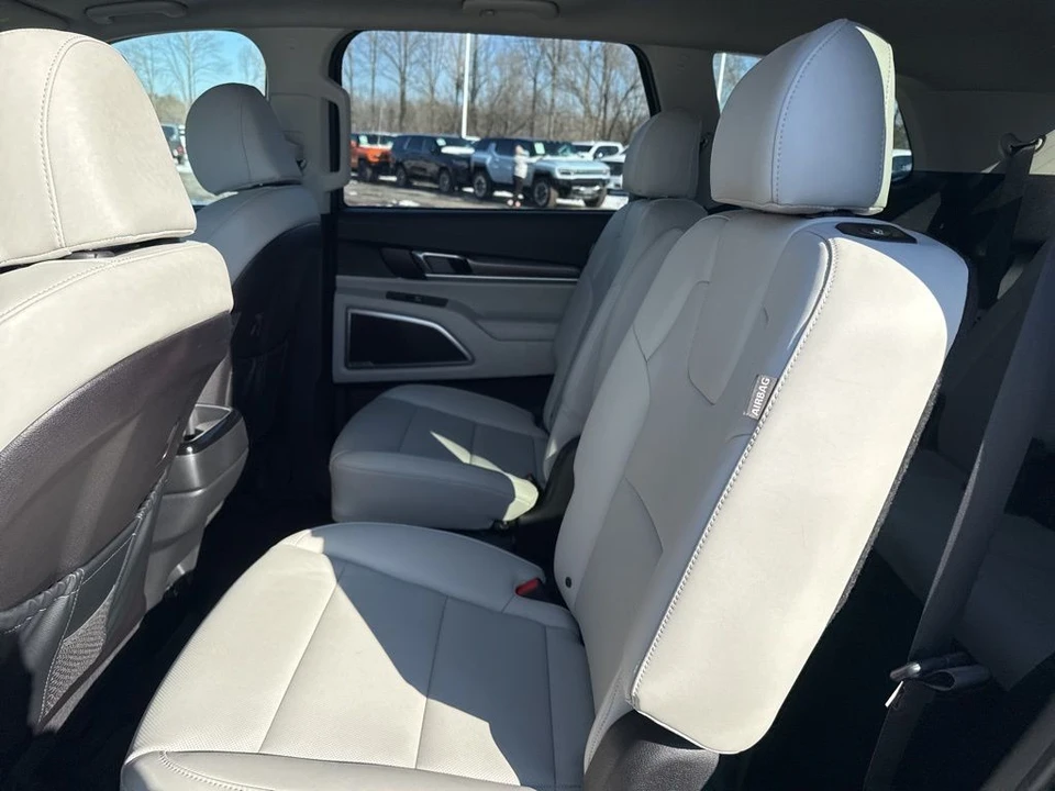 2024 Kia Telluride - Image 11 of 21