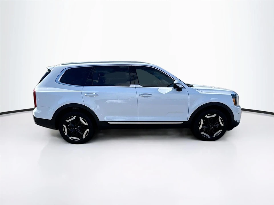 2024 Kia Telluride - Image 8 of 15