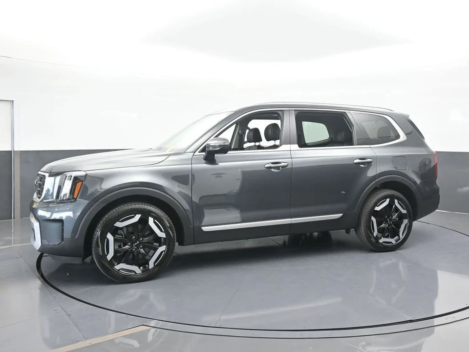 2024 Kia Telluride - Image 2 of 12