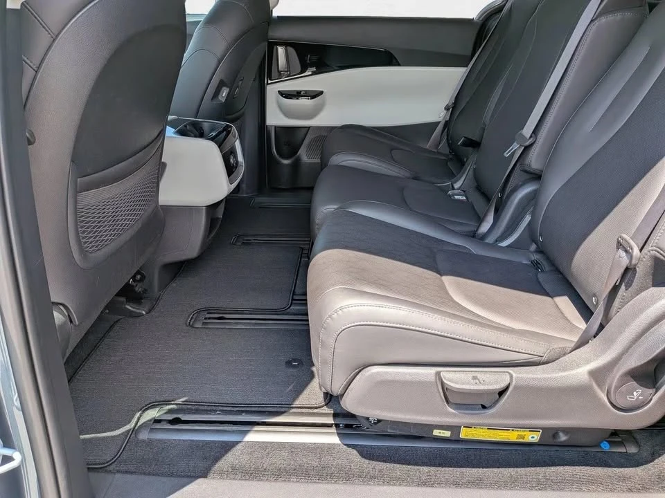 2024 Kia Carnival - Image 15 of 20