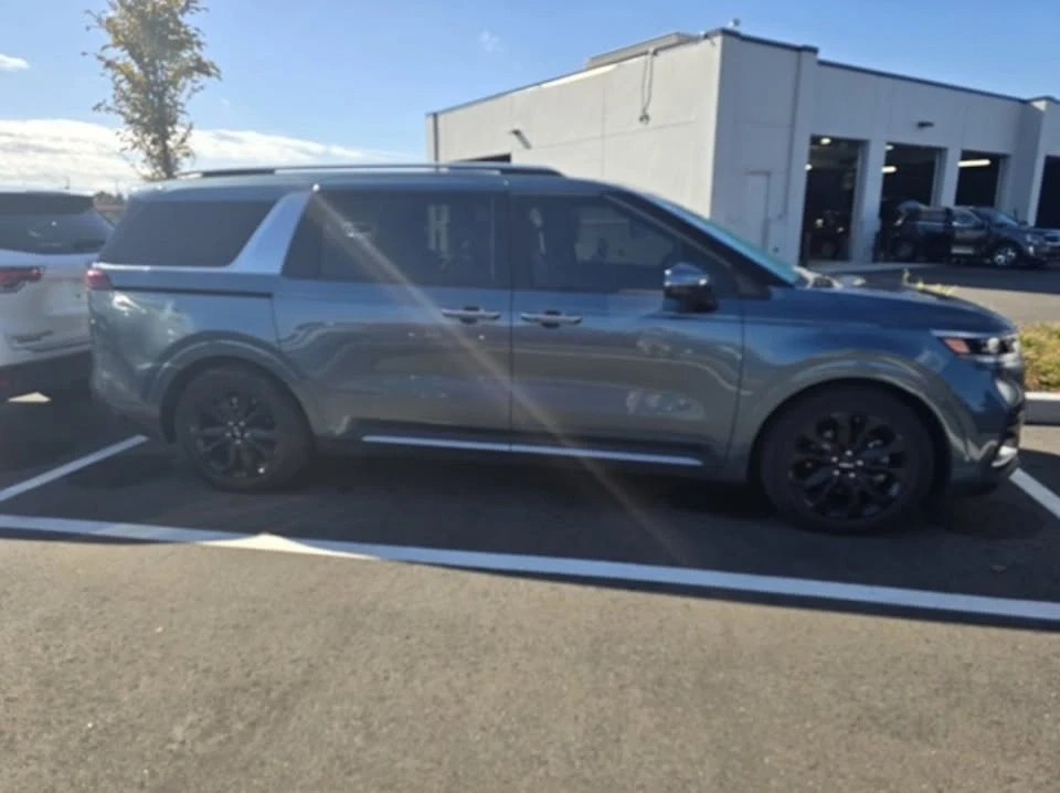 2024 Kia Carnival - Image 2 of 4