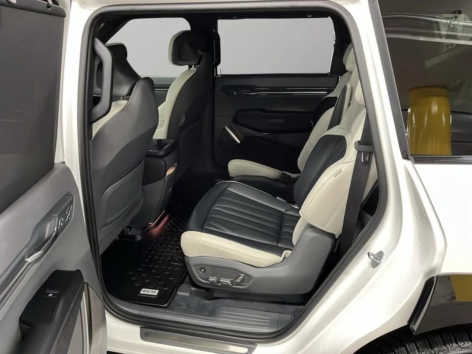 2024 Kia EV9 - Image 19 of 19