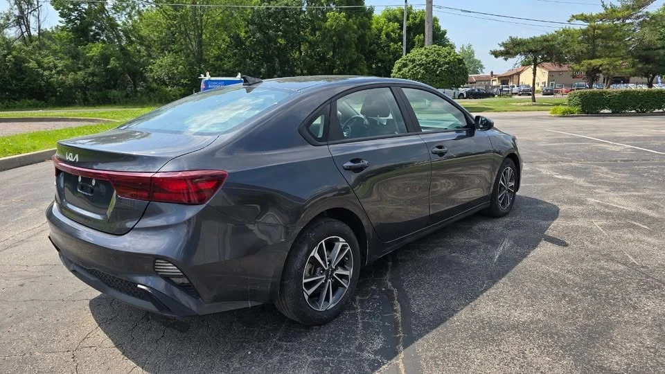 2024 Kia Forte - Image 3 of 17