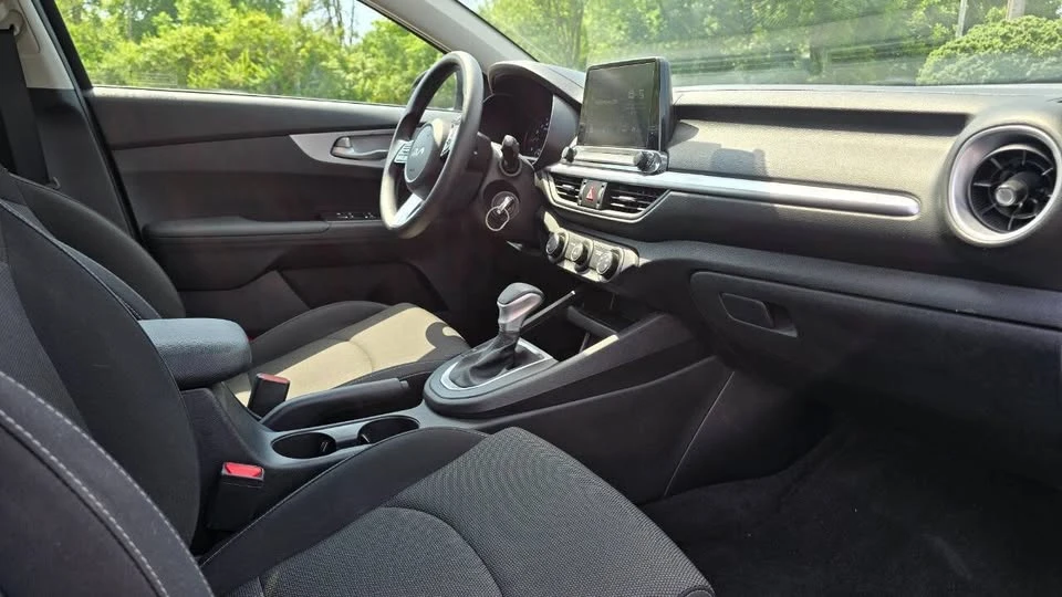2024 Kia Forte - Image 11 of 17