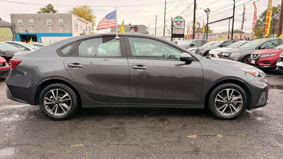 2024 Kia Forte - Image 7 of 15