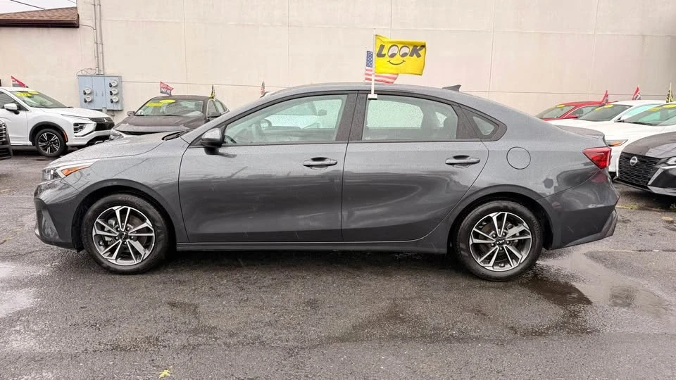 2024 Kia Forte - Image 6 of 15
