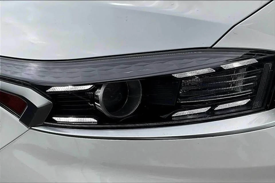 2024 Kia Forte - Image 8 of 19