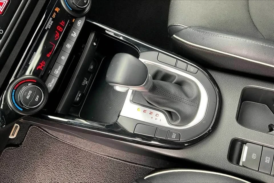 2024 Kia Forte - Image 17 of 19