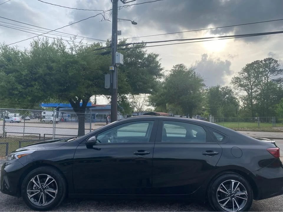 2024 Kia Forte - Image 6 of 16