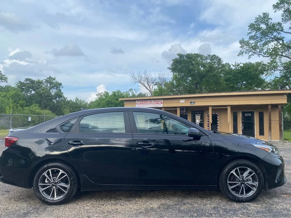 2024 Kia Forte - Image 3 of 16