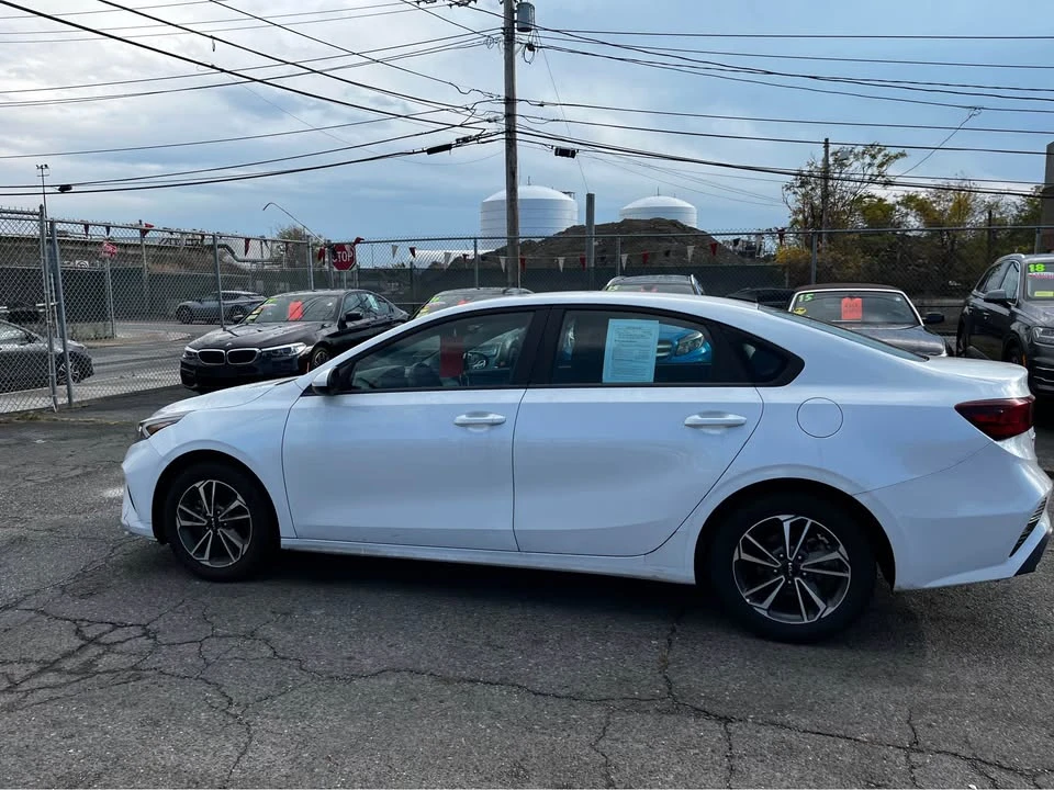 2024 Kia Forte - Image 5 of 9