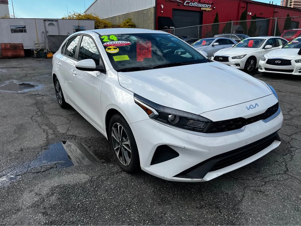 2024 Kia Forte - Image 4 of 9