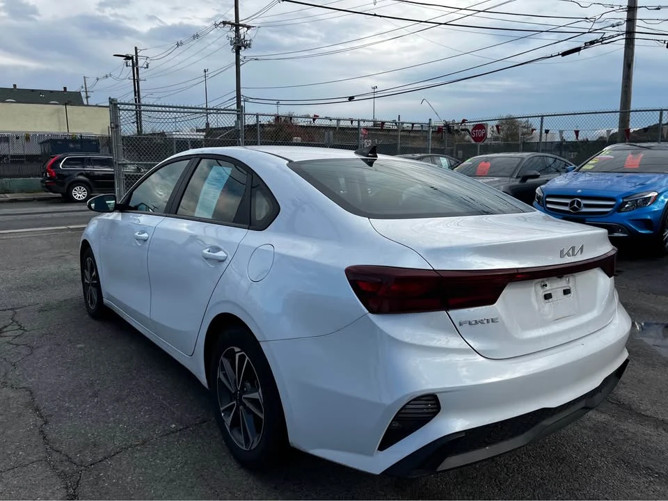 2024 Kia Forte - Image 6 of 9