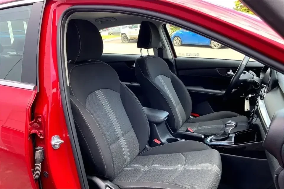 2024 Kia Forte - Image 7 of 11