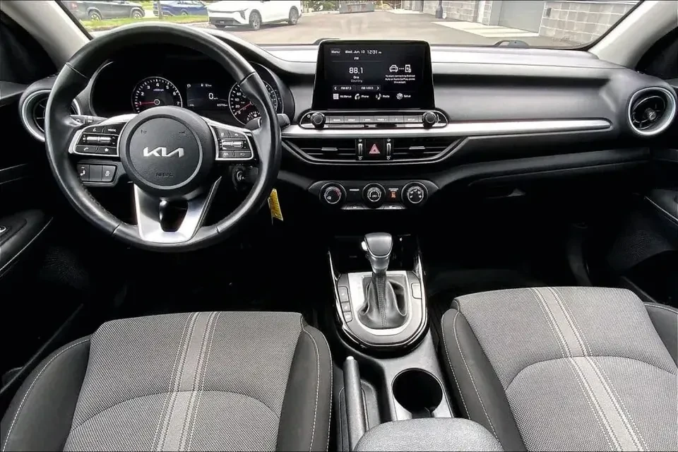 2024 Kia Forte - Image 4 of 11