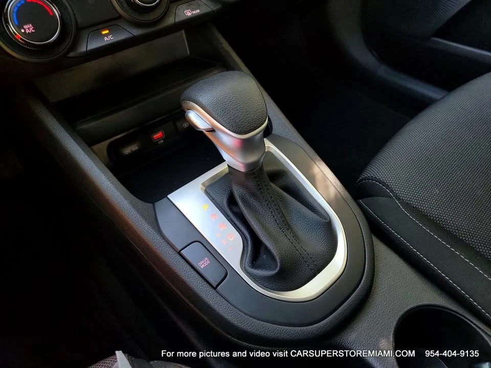 2024 Kia Forte - Image 17 of 18