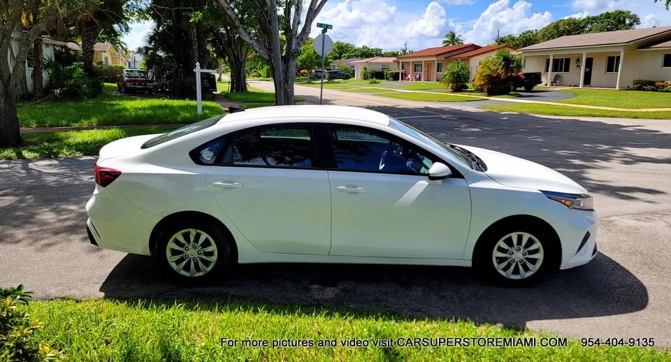 2024 Kia Forte - Image 8 of 18