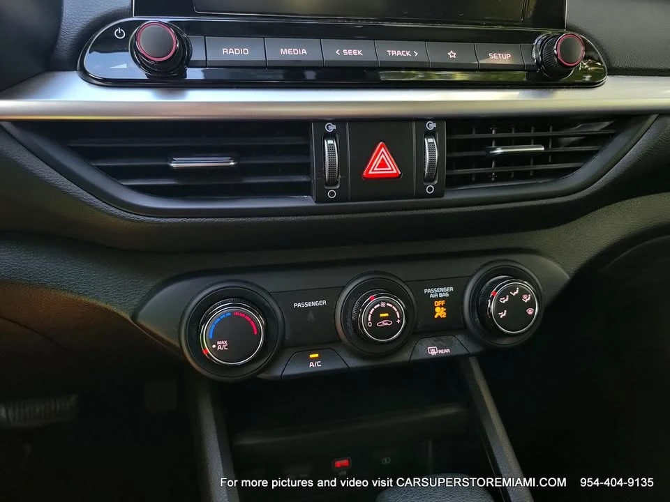 2024 Kia Forte - Image 16 of 18