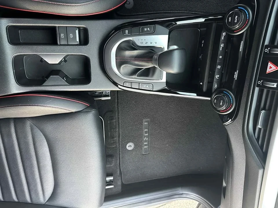 2024 Kia Forte - Image 8 of 15