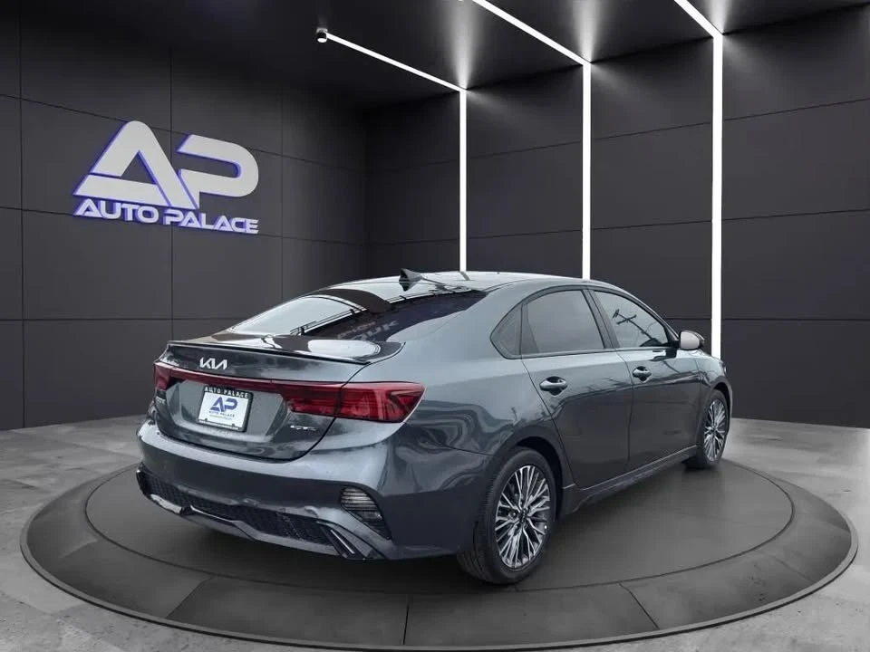 2024 Kia Forte - Image 5 of 17