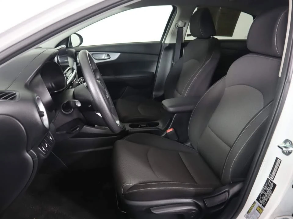 2024 Kia Forte - Image 6 of 12