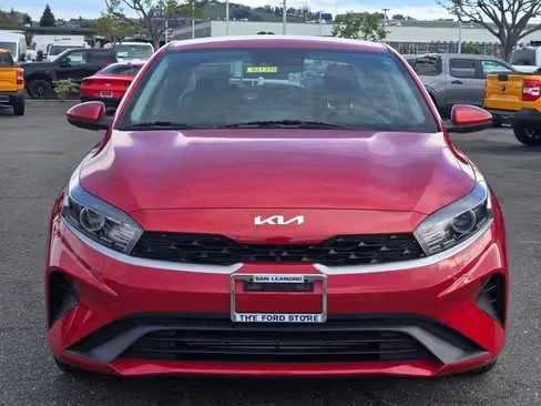 2024 Kia Forte - Image 2 of 15