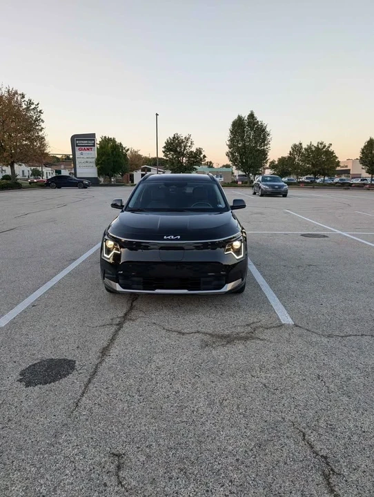 2024 Kia Niro - Image 10 of 12