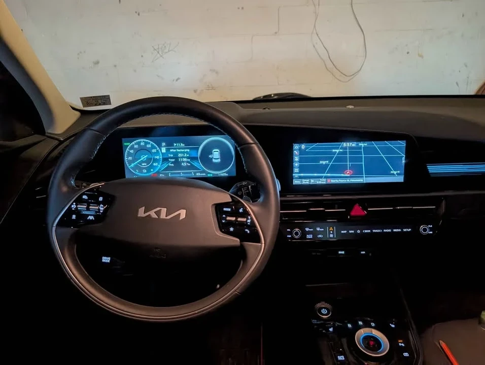 2024 Kia Niro - Image 3 of 12