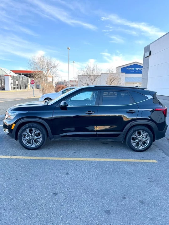 2024 Kia Seltos - Image 2 of 16