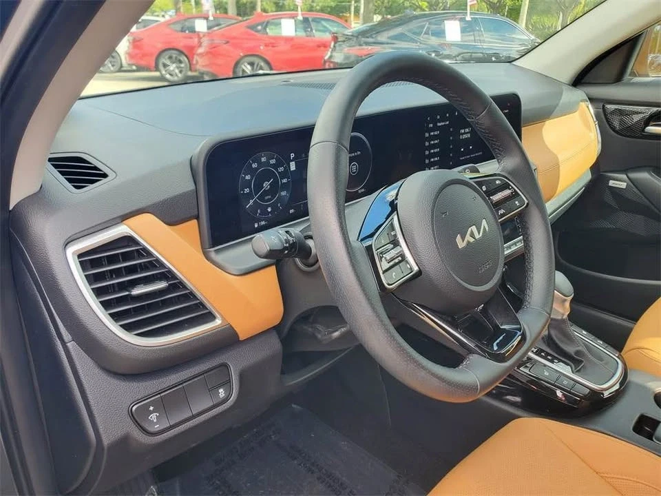 2024 Kia Seltos - Image 9 of 18