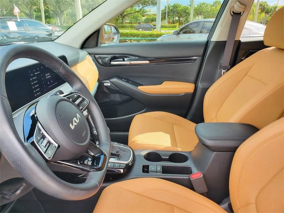 2024 Kia Seltos - Image 10 of 18