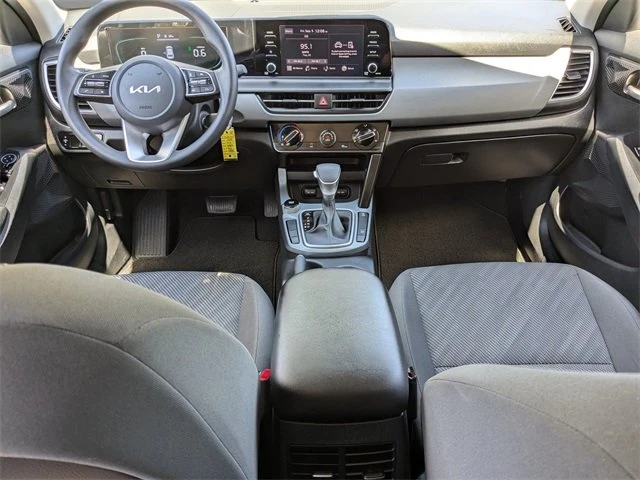 2024 Kia Seltos - Image 7 of 10