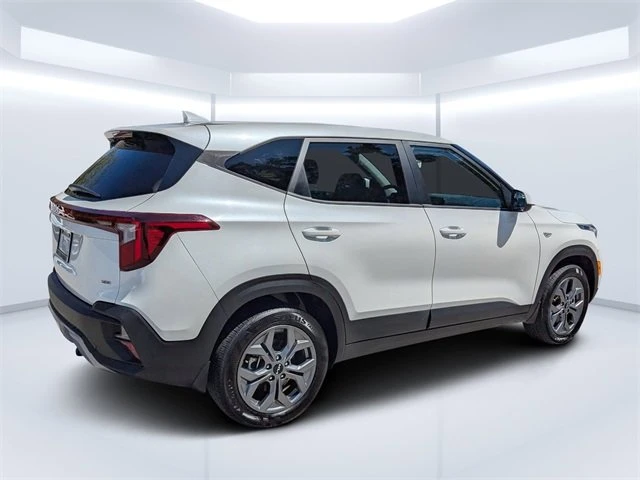 2024 Kia Seltos - Image 4 of 10