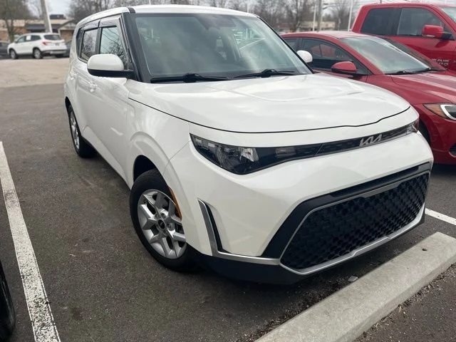 2024 Kia Soul - Image 2 of 15