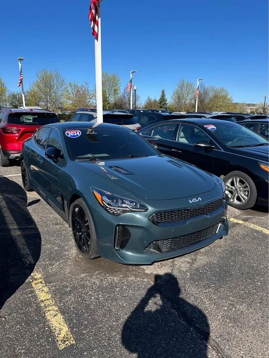 2024 Kia Stinger GT - Image 2 of 4