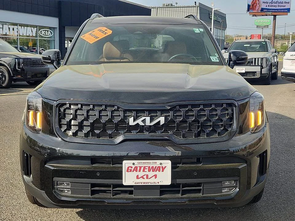 2024 Kia Telluride - Image 2 of 10