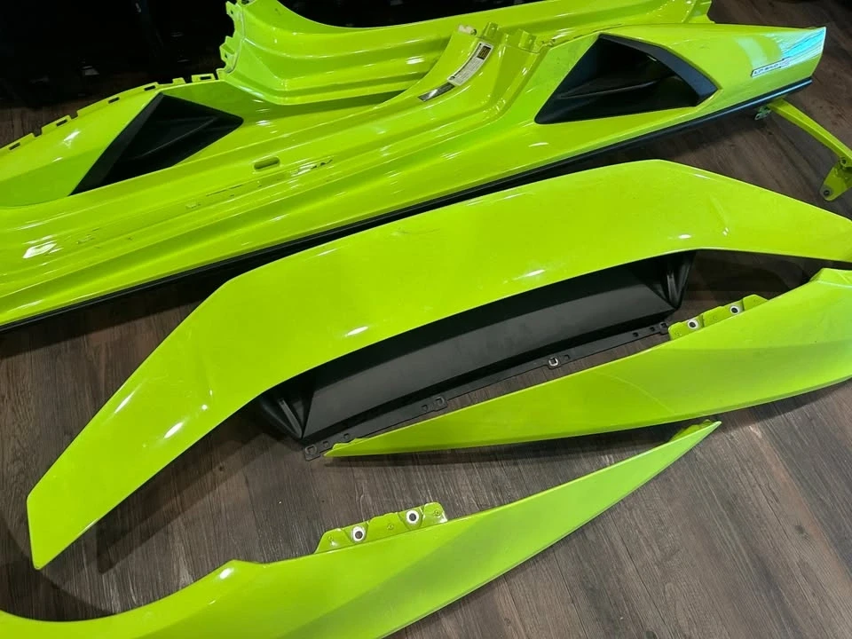 2024 Parts & Memorabilia Bodywork - Image 4 of 10