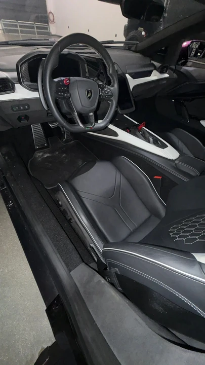 2024 Lamborghini Revuelto - Image 7 of 9