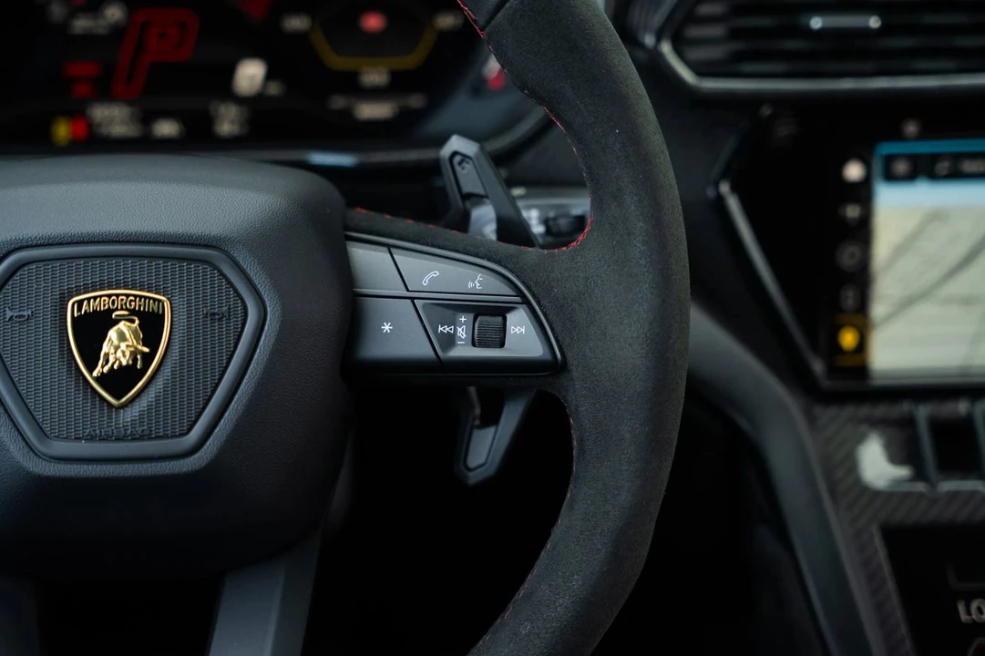 2024 Lamborghini Urus Performante - Image 28 of 31