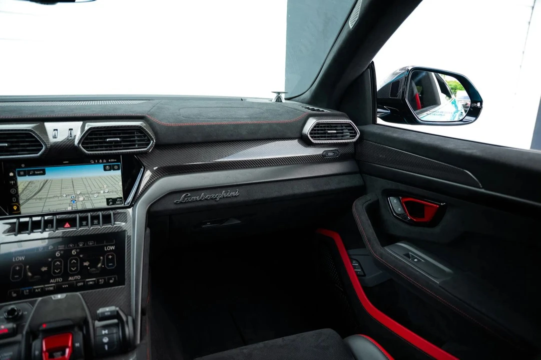 2024 Lamborghini Urus Performante - Image 25 of 31