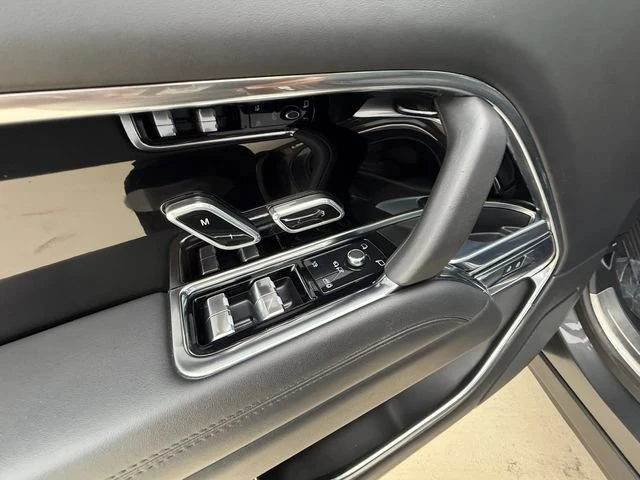 2024 Land Rover Range Rover L460 - Image 11 of 20