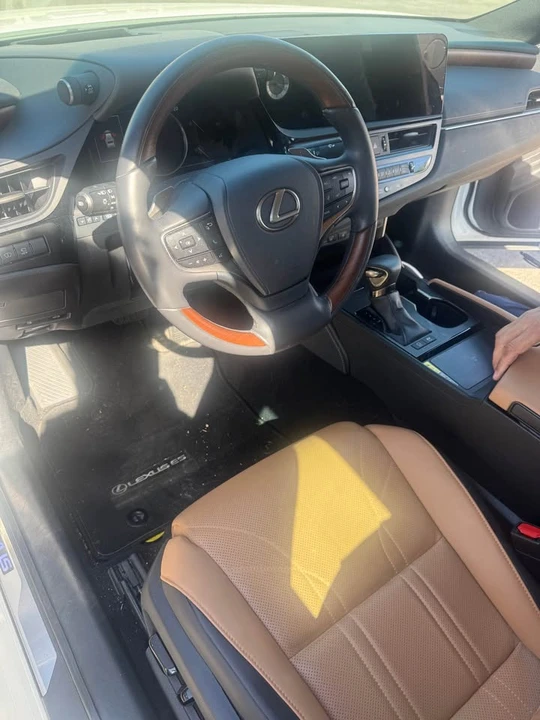 2024 Lexus ES 7th Gen - Image 7 of 12