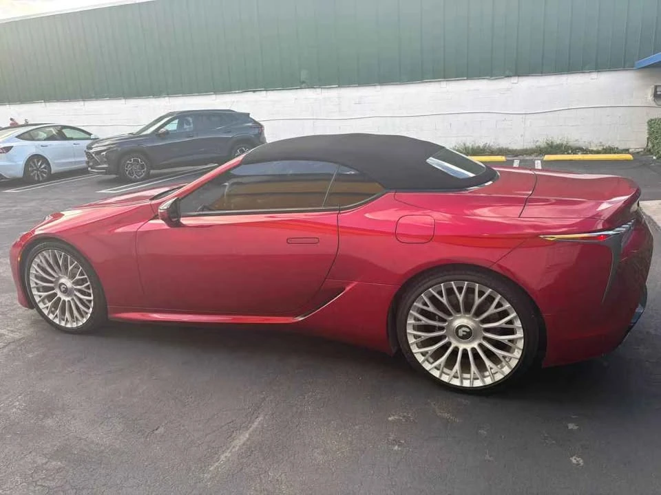 2024 Lexus LC - Image 8 of 10
