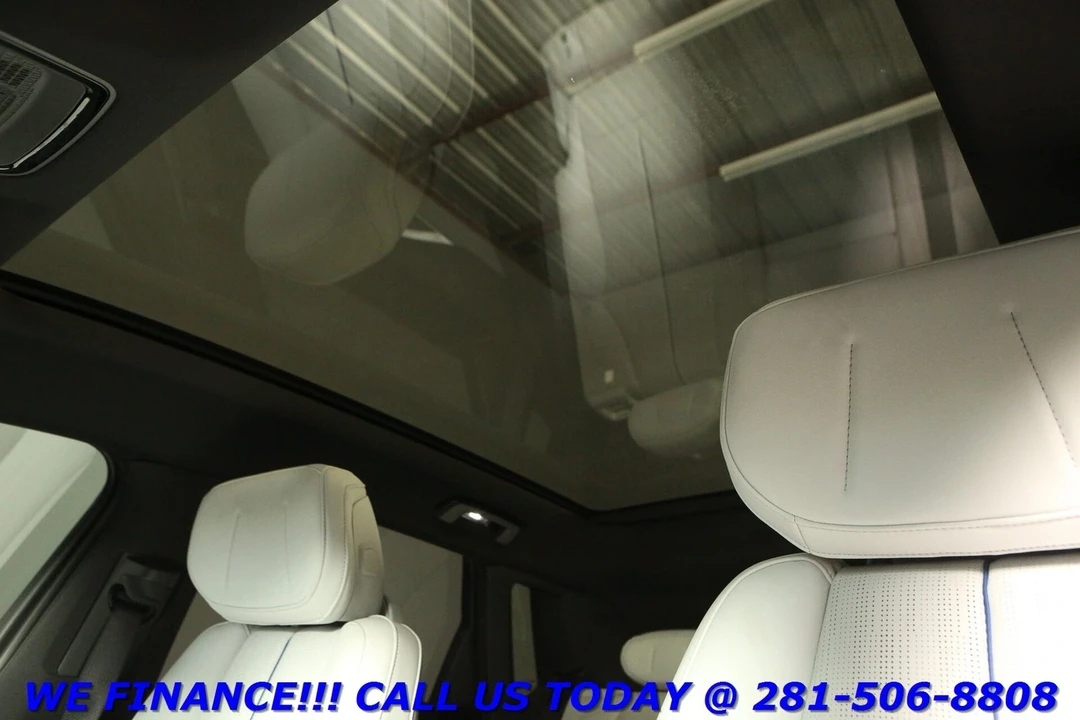 2024 Cadillac Lyriq - Image 11 of 21